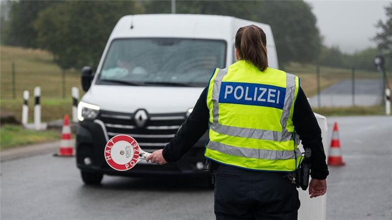 140 Tage Grenzkontrollen: 13.800 Menschen zurückgewiesen 140 Tage nach Start der Grenzkontrollen an allen deutschen Grenzen zieht die Bundespolizei Bilanz. (Archivbild)