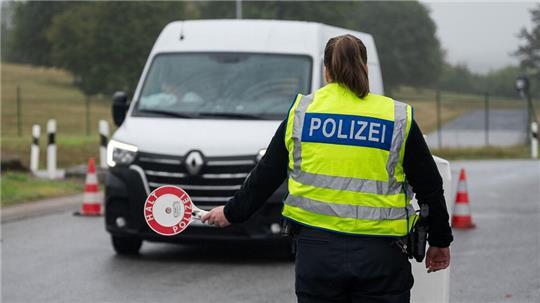 140 Tage nach Start der Grenzkontrollen an allen deutschen Grenzen zieht die Bundespolizei Bilanz. (Archivbild) 