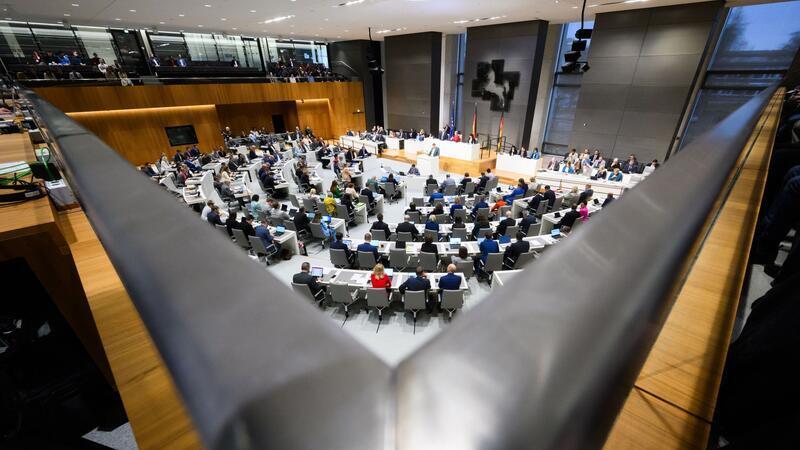 146 Abgeordnete sind derzeit in Niedersachsens Landtag vertreten. (Archivbild)