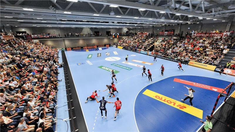 Stadt verhängt Trainingsverbot: BSV steht ohne Halle da 1500 Zuschauer kamen zum ersten Bundesliga-Spiel in die neue Halle Nord.
