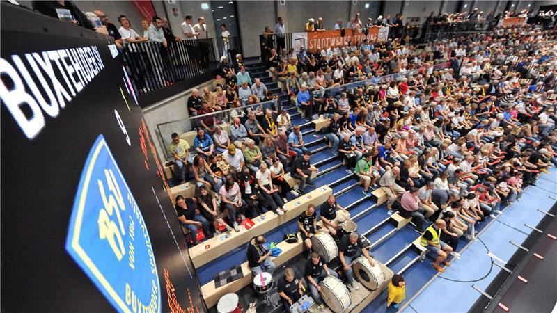 1500 Zuschauer kamen zur Bundesliga-Premiere in die Halle Nord.