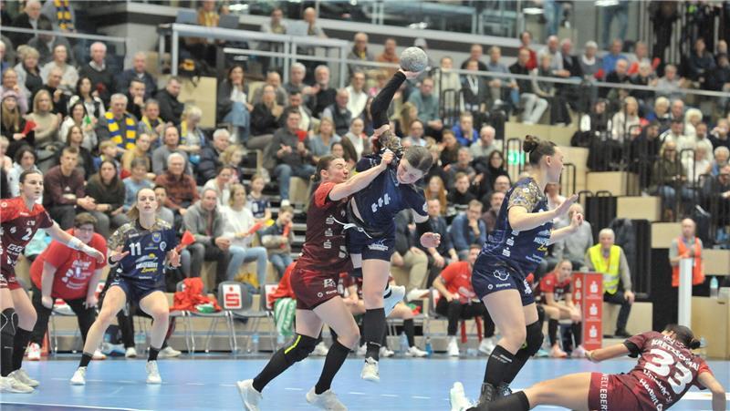 Bundesliga verbucht Besucherrekord - BSV lockt mehr Fans in neue Halle 1500 Zuschauer passen in die neue Arena in Buxtehude.