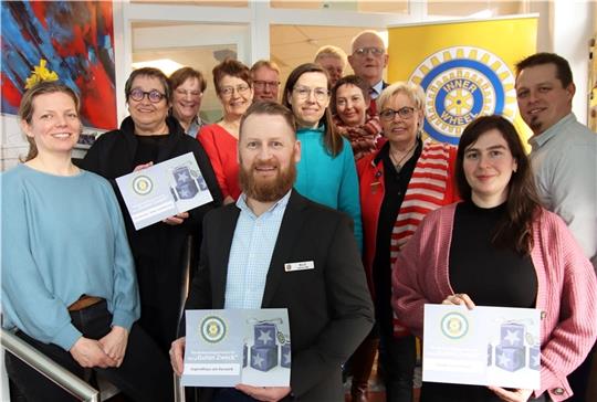 15.400 Euro konnte der Inner Wheel Club Niederelbe an soziale Institutionen in Stade verteilen.