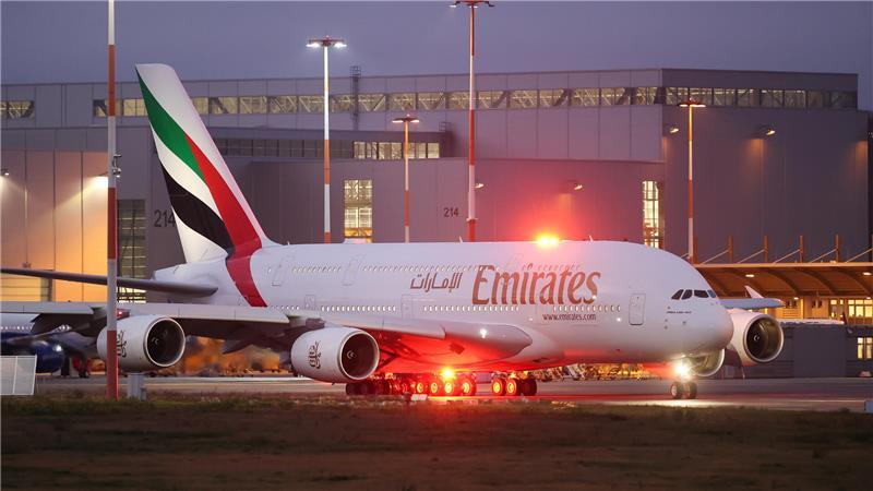 16 Jahre nach dem Erstflug des weltgrößten Passagierjets lieferte Airbus den letzten A380 an die arabische Airline Emirates aus.