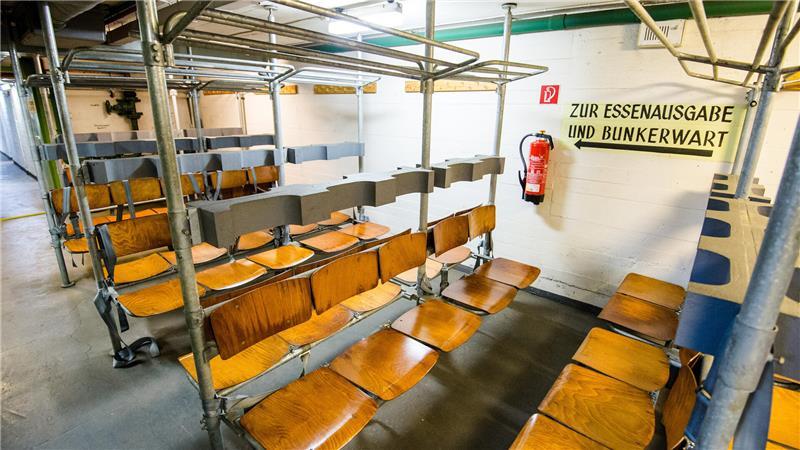 Hamburgs geheime Bunkerwelt – Tour durch düstere Unterwelten «16 Stunden sitzen, acht Stunden liegen», so war es im Ernstfall gedacht im «Tiefbunker Steintorwall».