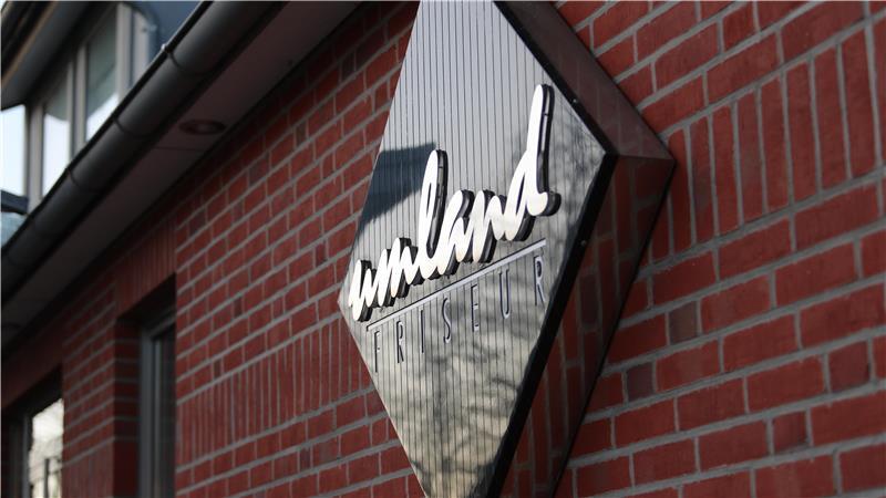 17 Menschen arbeiten bei Frisör Umland in Drochtersen.