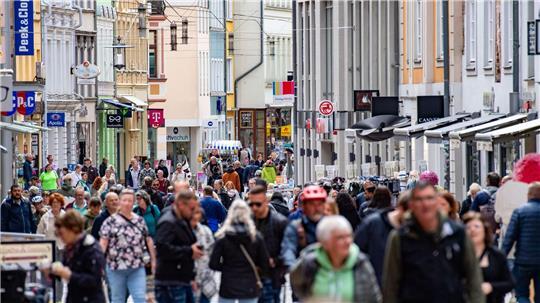 18 Prozent der Ostdeutschen geben an, täglich in ihre Innenstadt zu gehen oder zu fahren. Bei Westdeutschen sind es lediglich zehn Prozent. (Symbolbild)