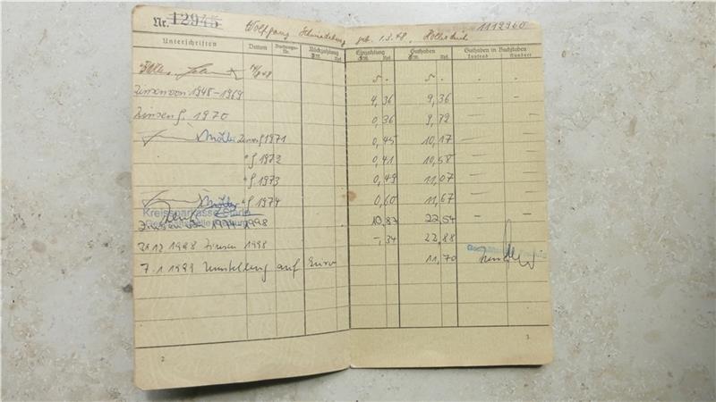 1948 wurde das RM einfach durchgestrichen und durch DM ersetzt.