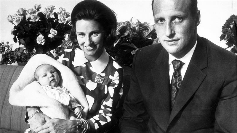 1973 kam der Sohn des Paars zur Welt, der jetzige König Haakon VIII. (Archivbild)