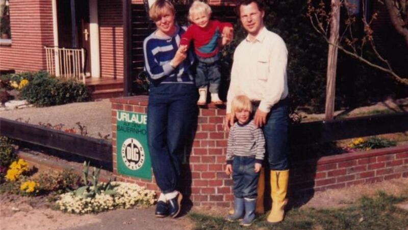 1984 machen Ohlenroths zum ersten Mal Urlaub auf dem Ferienhof Borchers in Granstedt. Und sie fühlen sich hier gleich pudelwohl.