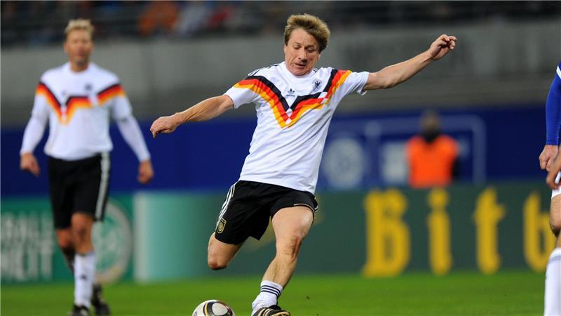 „Schlitzohr auf dem Rasen“: Ex-Weltmeister Mill gestorben 1990 gehörte Mill zum Weltmeister-Kader in Italien, auch wenn er in keinem Spiel eingesetzt wurde.