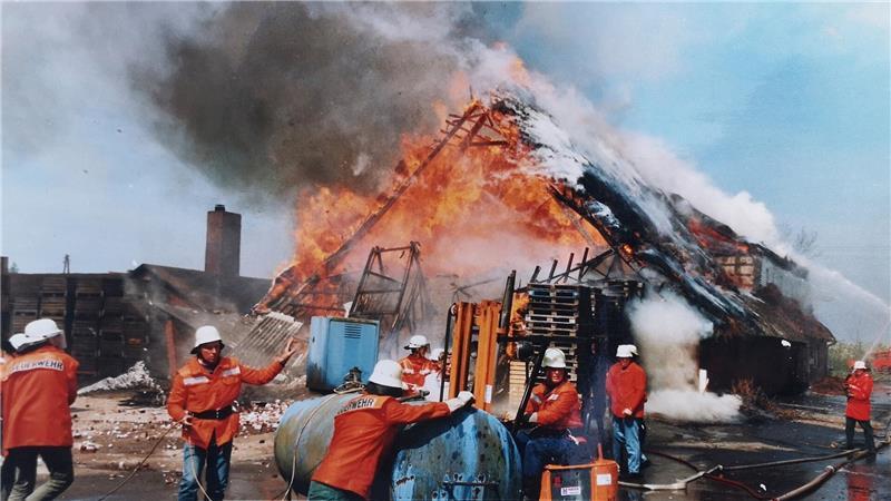 1995 brennt der Obsthof Matthies in Borstel ab.