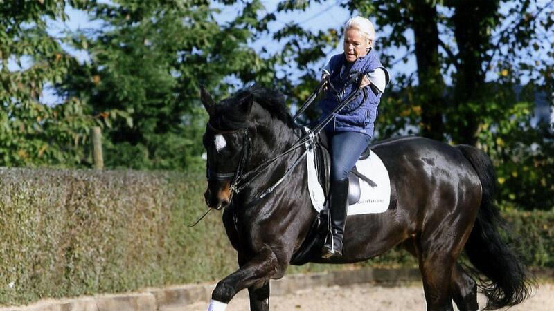 Trotz Fehlbildungen durch Contergan: Bianca Vogel Schmidt ist erfolgreich 2004 gewann Bianca Vogel, die seit ihrer Hochzeit im vergangenen Jahr Vogel-Schmidt heißt, bei den Paralympics in Athen Silber in der Dressur.