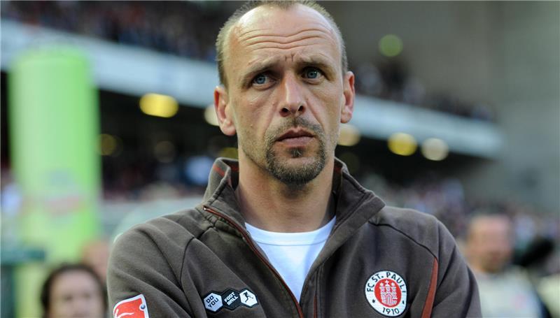 2011: Holger Stanislawski hörte nach dem Abstieg aus der 1. Bundesliga bei St. Pauli auf und ging zur TSG 1899 Hoffenheim.