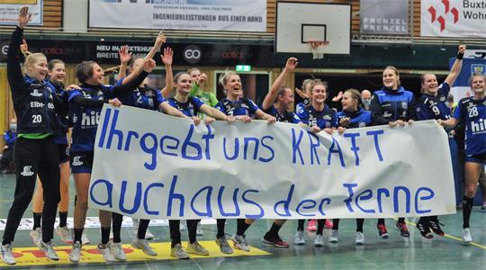 2020: Ohne Zuschauer feiert der BSV einen Heimsieg im DHB-Pokal gegen Dortmund und bedankt sich bei den Fans in der Ferne.