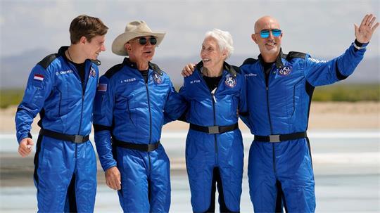 2021 flog Wally Funk mit Blue Origin ins Weltall und schrieb Geschichte. (Archivbild)