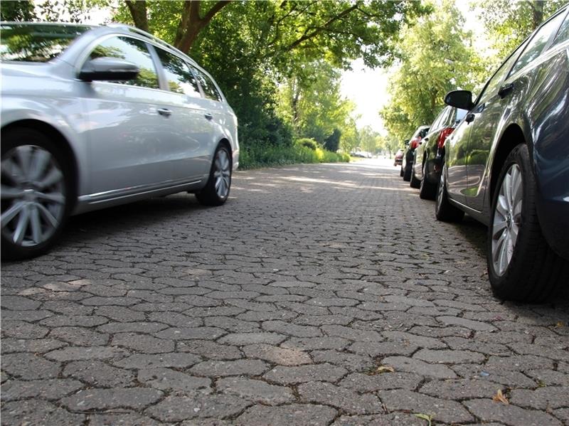 2021 ist dann die Sanierung der ebenfalls zum Bahnhof führenden Carl-Hermann-Richter-Straße geplant. Fotos: Richter