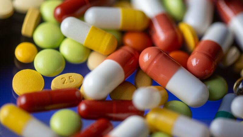 2023 bekamen erwerbstätigen Versicherte im Schnitt 275 Tagesdosen verordnet.