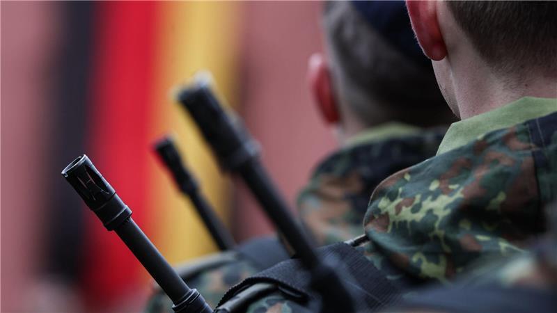 2025 nahmen deutlich mehr minderjährige Rekruten ihren Dienst bei der Bundeswehr auf als im Jahr zuvor. (Symbolbild)