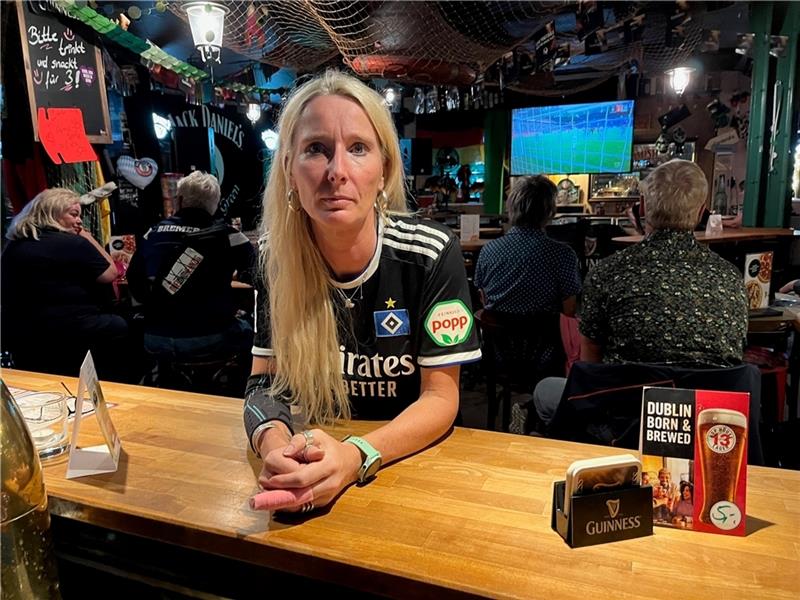 Stader Traditionskneipe zeigt ab sofort keine HSV-Spiele mehr 21 Jahre lang hat Kerstin Quell im Fiddler’s Green Live-Fußball gezeigt - jetzt ist Schluss damit. Foto: Buchmann