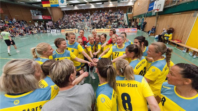 22 ehemalige BSV-Spielerinnen standen für die Allstars auf der Platte.