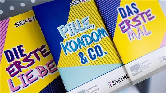 23 Prozent der 16-Jährigen haben laut Umfrage schon Geschlechtsverkehr gehabt - bei der Vorgängerstudie 2019 waren es noch 34 Prozent. 