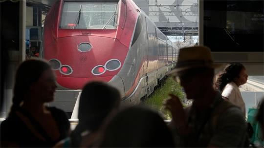 24 Stunden lang soll der Zugverkehr in Italien ruhen. (Archivbild)