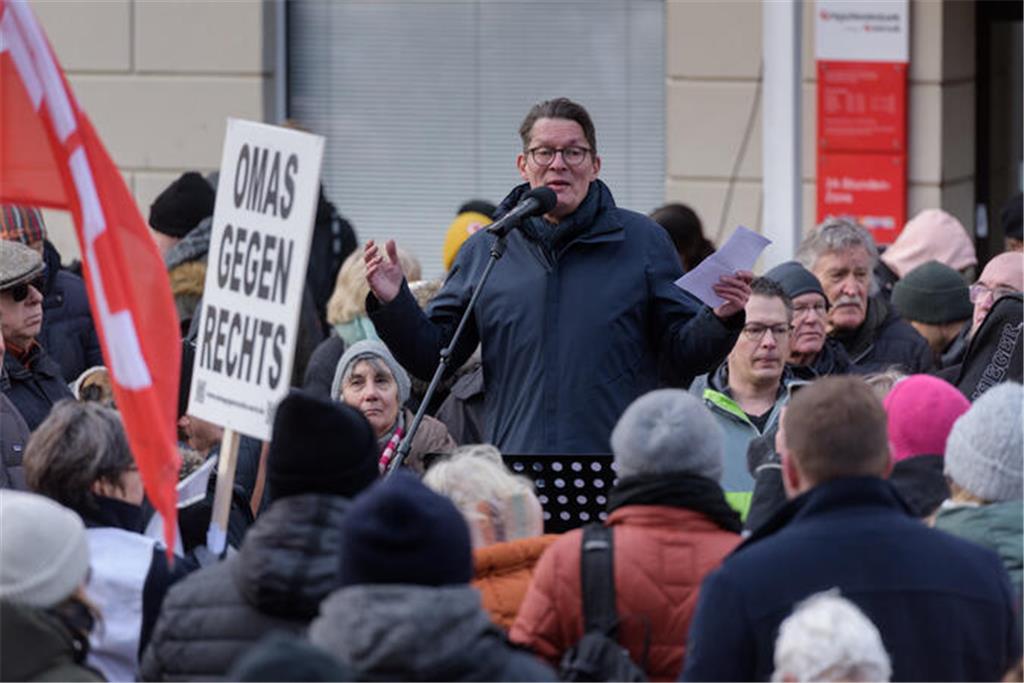 2500 Menschen demonstrieren in Buxtehude. 