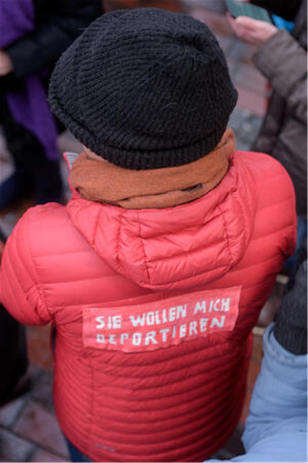 2500 Menschen demonstrieren in Buxtehude.