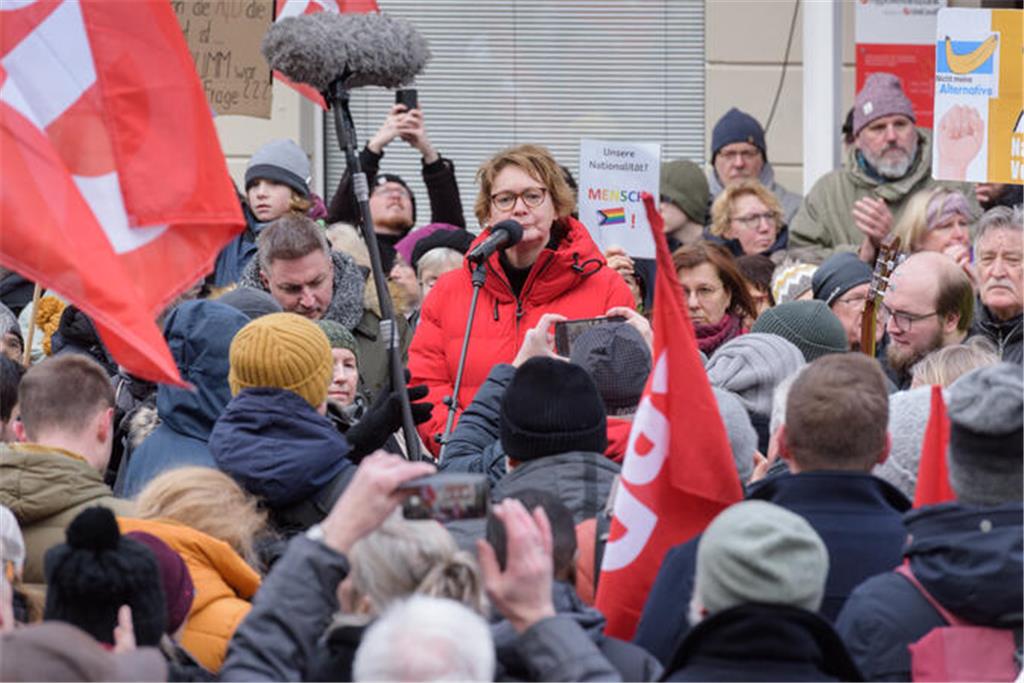 2500 Menschen demonstrieren in Buxtehude.