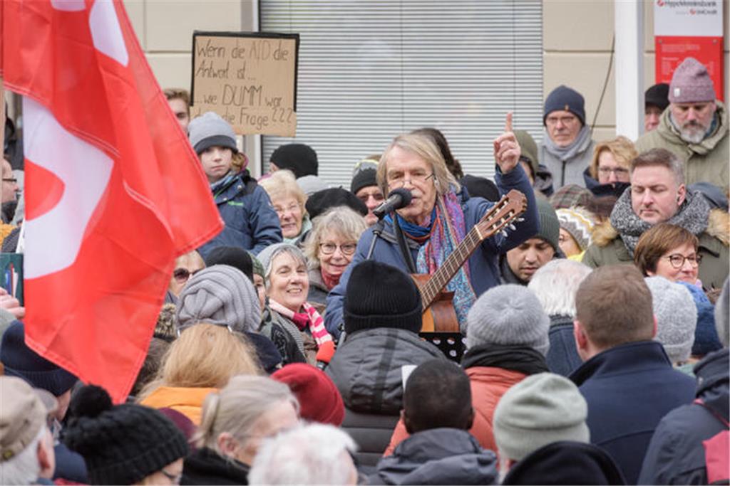 2500 Menschen demonstrieren in Buxtehude.