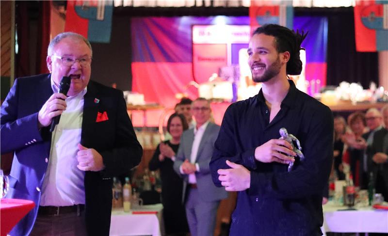 26,5 Prozent der Fans haben für ihn als Fußballer des Jahres 2024 abgestimmt: Liam Giwah.