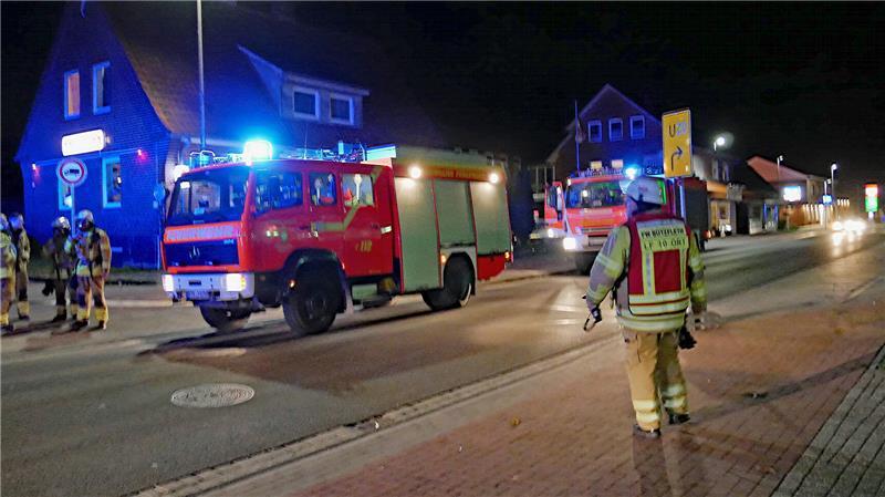 Notrufe in Bützfleth, Fahrerflucht bei Aldi und Diebe auf Stader Weihnachtsmarkt