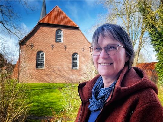 30 Jahre lang war St. Nicolai ihre Kirche. Jetzt wird Pastorin Heike Kehlenbeck Krankenhaus-Seelsorgerin am Elbe-Klinikum. Foto: Richter
