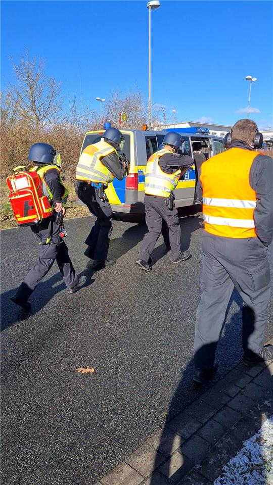 350 Rettungskräfte und 70 Statisten nahmen an der groß angelegten Übung teil. Foto: Polizei