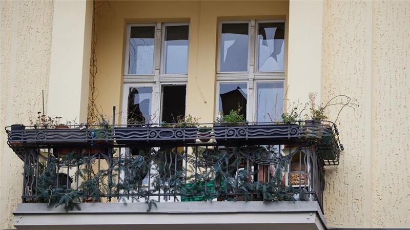 Kugelbomben-Schäden: Rufe nach Konsequenzen werden laut 36 Wohnungen sind vorerst unbewohnbar.