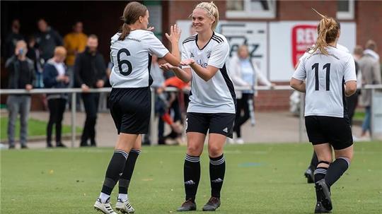 40 Spiele absolvierte Patricia Stelling (Mitte) bisher für die Frauenteams der VSV Hedendorf/Neukloster.