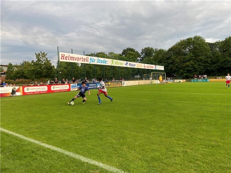 400 Zuschauer verfolgten die Jugendpartie in Stade-Ottenbeck.