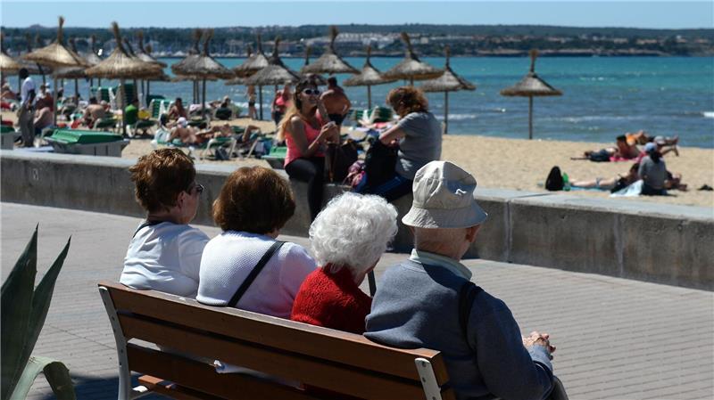 Hunderttausende Babyboomer vorzeitig in Rente 44 Prozent eines Babyboomer-Jahrgangs gehen vorzeitig in Rente und haben Zeit zum Beispiel fürs Reisen. (Archivbild)