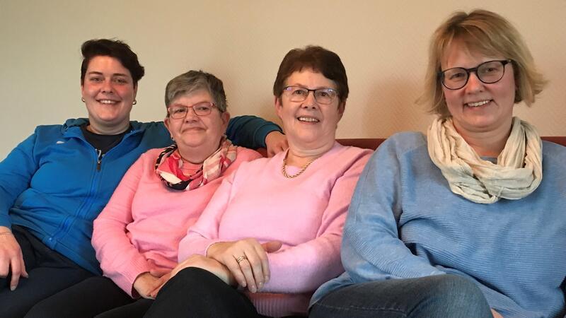 50 Jahre bei Bäcker Holst: Marlies Schildt verkaufte noch Brötchen für 20 Pfennige 50 Jahre in einem Betrieb: Marlies Schildt (Zweite von rechts) und ihre Kolleginnen Imke Hustedt, Marianne Funck und Daniela Richters (von links).
