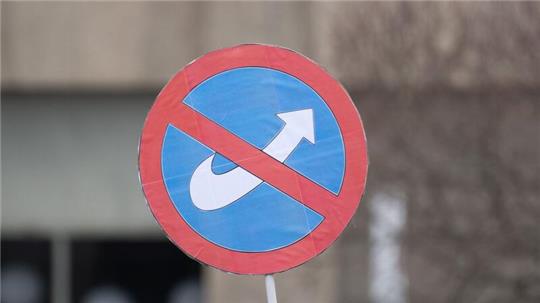 59 Prozent der befragten Wahlberechtigten bewerten ein Verbot bestimmter AfD-Landesverbände als eine „sehr gute Idee“ oder eine „eher gute Idee“.