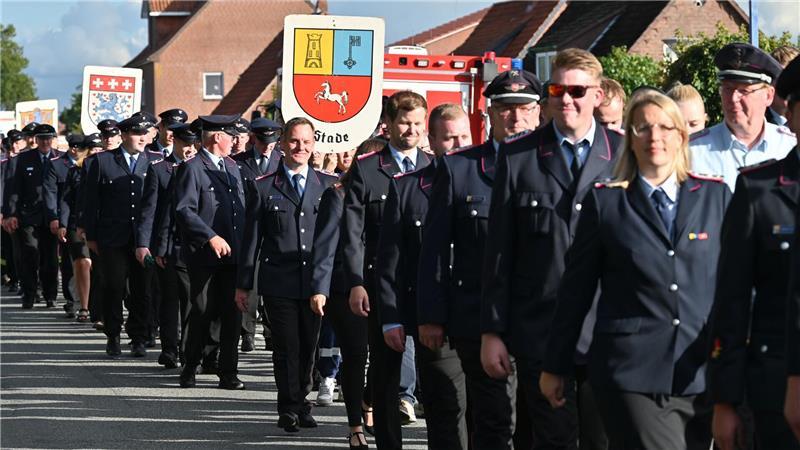 61 Teams dabei: Feuerwehren aus neun Landkreisen messen sich in Assel 61 Mannschaften aus neun Landkreisen gingen an den Start.