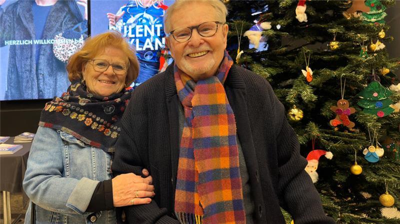 63 Jahre verheiratet und Fans von Bülent Ceylan: Hannelore (83) und Günther (89) Bella aus Harsefeld. Den Comedian hat es begeistert.
