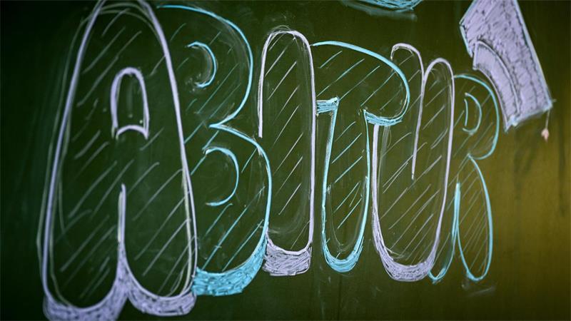 633 Schüler besuchten zu Jahrgangsbeginn die 13. Klassen im Landkreis Stade. Jetzt stehen die Noten fest.