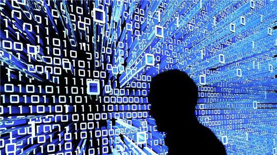 70 Prozent der Unternehmen sehen die Digitalisierung laut einer Umfrage durch Datenschutz gehemmt. (Symbolbild)