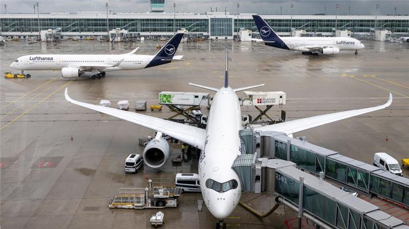 Warnstreiks stoppen Flieger, Schiffe und Fähren 80 Prozent der geplanten Flüge am Flughafen München wurden gestrichen. (Archivbild)