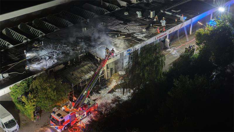 95 Feuerwehrleute waren in der Nacht im Einsatz.