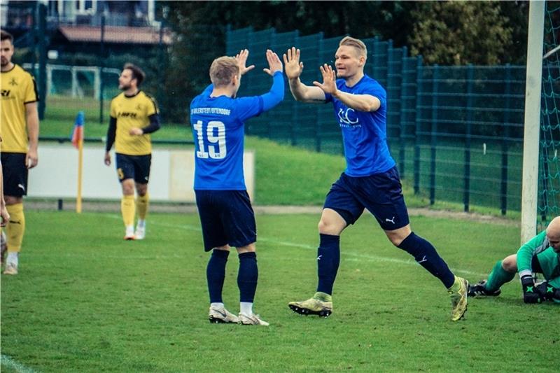 A/O feiert einen 6:0-Kantersieg in der Landesliga A/O-Stürmer Marc Holler legte den Grundstein für den Kantersieg, als er in der Anfangsphase zwei schnelle Treffer erzielte. Foto: Studer