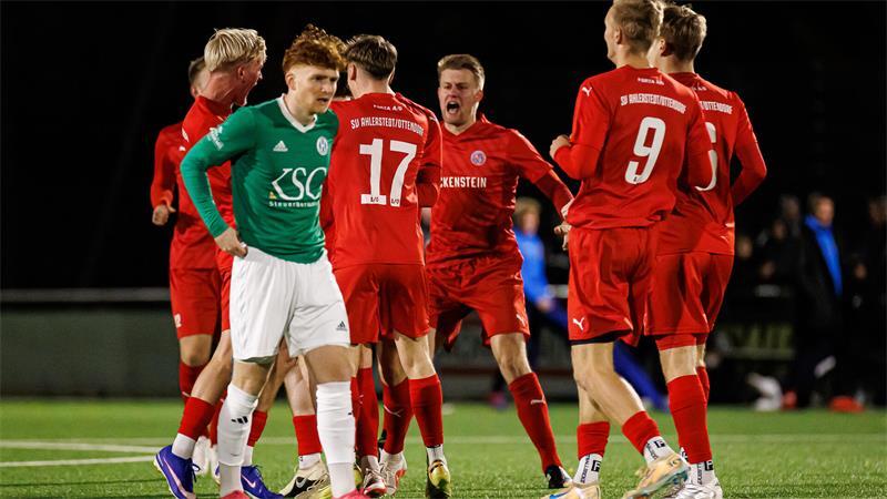 A/O feiert Derbysieg gegen Harsefeld durch brutale Effizienz A/O feiert das schnelle 1:0 - den sehenswerten Treffer von Eßer aus mehr als 20 Metern.