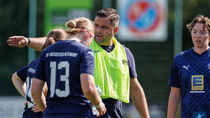 A/O um Trainer Benjamin Saul verlor nach einem Eigentor in der Schlussphase.